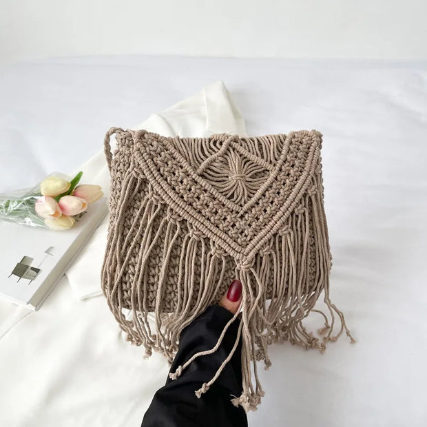 SummerTassel Straw Bag Women Handmade Woven Shoulder Bag Summer Kintted Beach Bag Vacation Lady Shoulder Bag Phone Bag