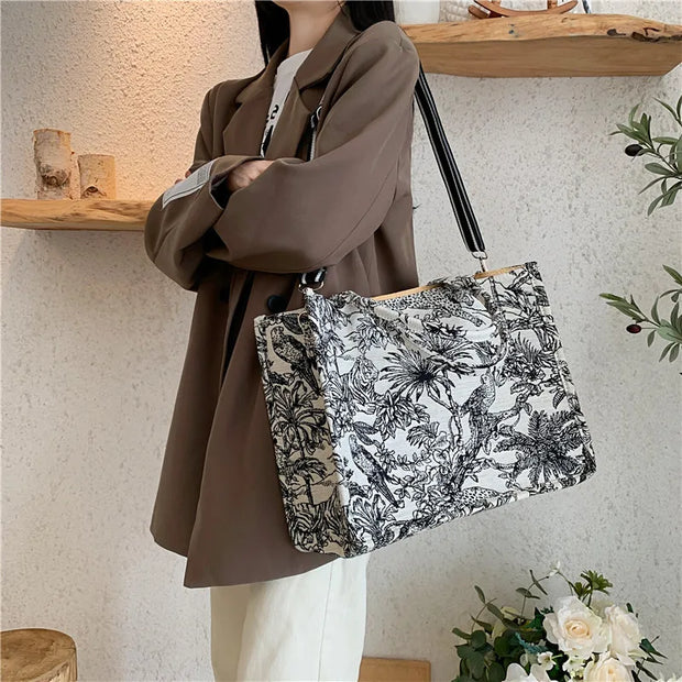 Embroidered women's bag, new tote bag, handbag, large capacity woven shopping bag, single shoulder canvas bag, women's bag