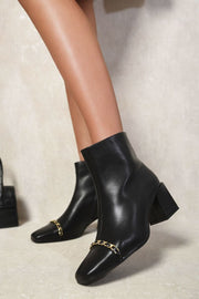 ikrush-astrid-two-tone-side-zip-block-heel-ankle-boots-1728402202540297._ypya-pu.jpg