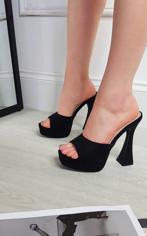 ikrush-bonnie-chunky-platform-high-heels-1632232935527909-01_hj3z-8v.jpg