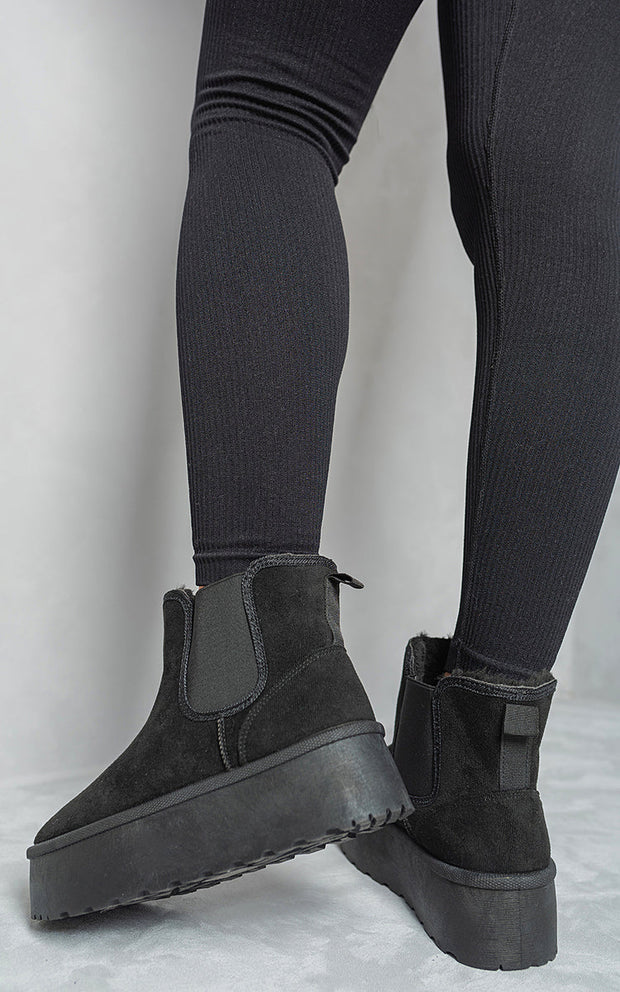 ikrush-edith-fluffy-platform-sole-chelsea-faux-fur-lined-ankle-boots-1696357893-DSC5183_i5k6-7t.jpg