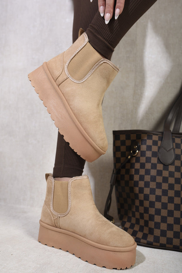 ikrush-edith-fluffy-platform-sole-chelsea-faux-fur-lined-ankle-boots-1703682201-DSC9214.jpg
