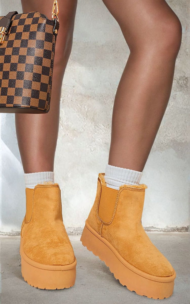 ikrush-edith-fluffy-platform-sole-chelsea-faux-fur-lined-ankle-boots-1721981854ikrush-edith-fluffy-platform-sole-chelsea-faux-fur-lined-ankle-boots-1696357977-DSC5174.jpg